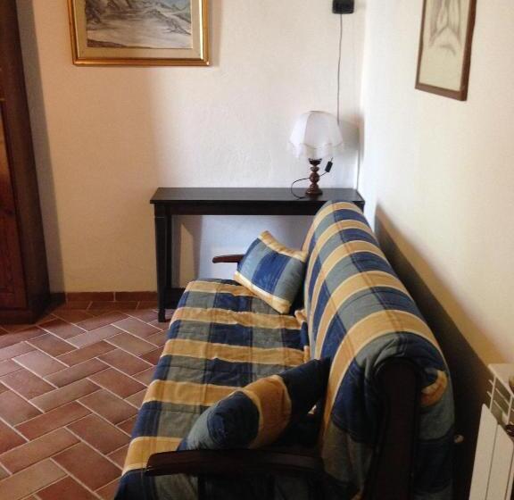 דירת חדר בקומת קרקע, Antico Casale Pozzuolo