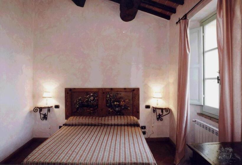 דירת שלושה חדרים, La Fonte Carducciana