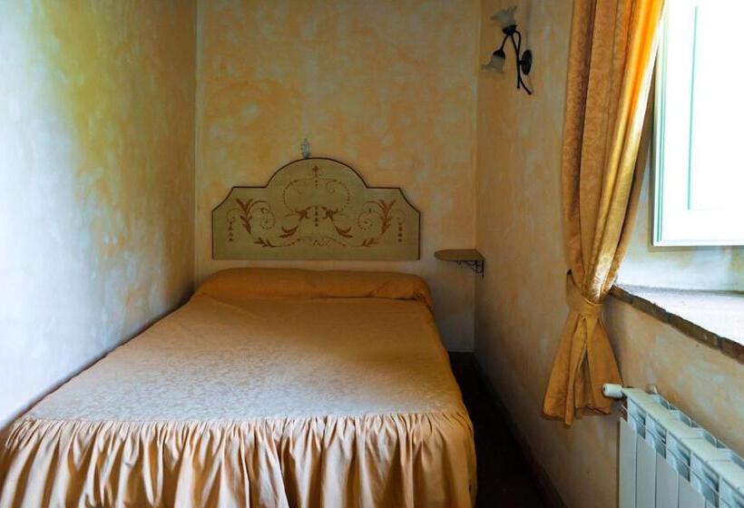 דירת שני חדרים, La Fonte Carducciana