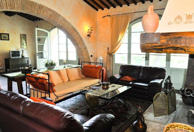 דירת שני חדרים, La Fonte Carducciana