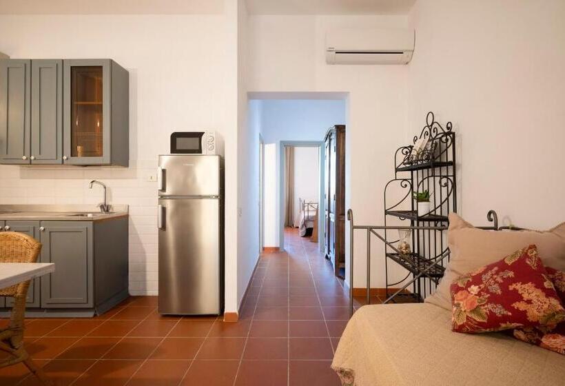 Апартаменты 1 Спальня Нижний Этаж, La Muccheria