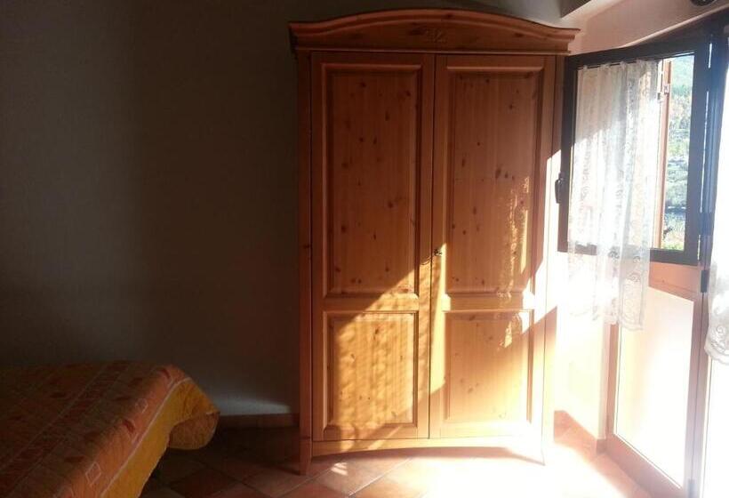 スタンダードトリプルルーム, Agriturismo Miralago