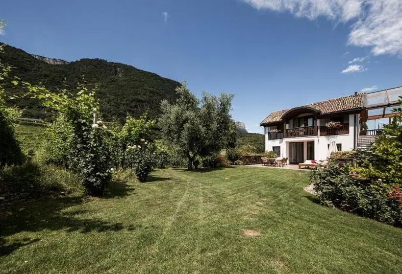 Huoneisto 1 Makuuhuone Terassi, Weingut Weidlhof   Suite & Breakfast   Vacation For Wine Lovers