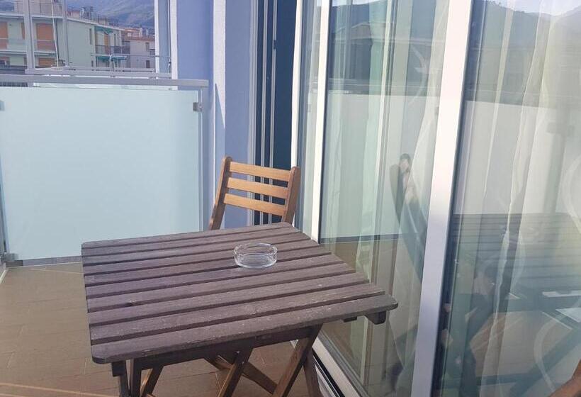 스탠다드 스튜디오, Residence Argentina R.t.a