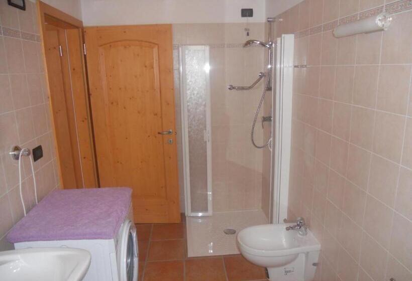 Chambre Standard Adaptée aux Personnes à Mobilité Réduite, Agritur Melango