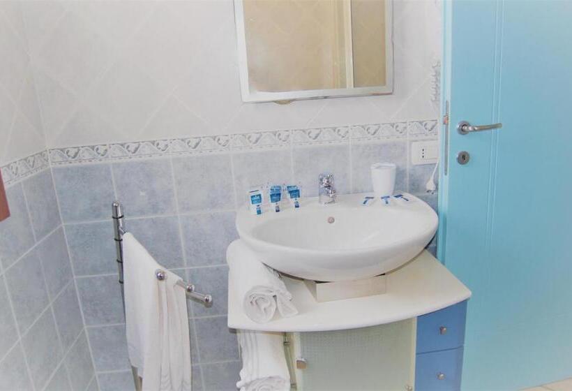 آپارتمان 1 خوابه با تراس, I Lentischi