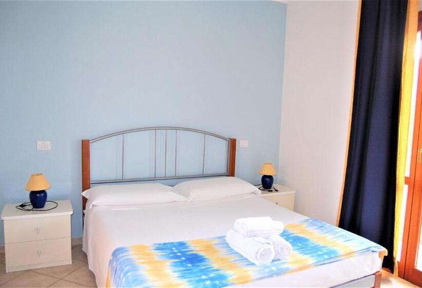 آپارتمان 1 خوابه با تراس, I Lentischi