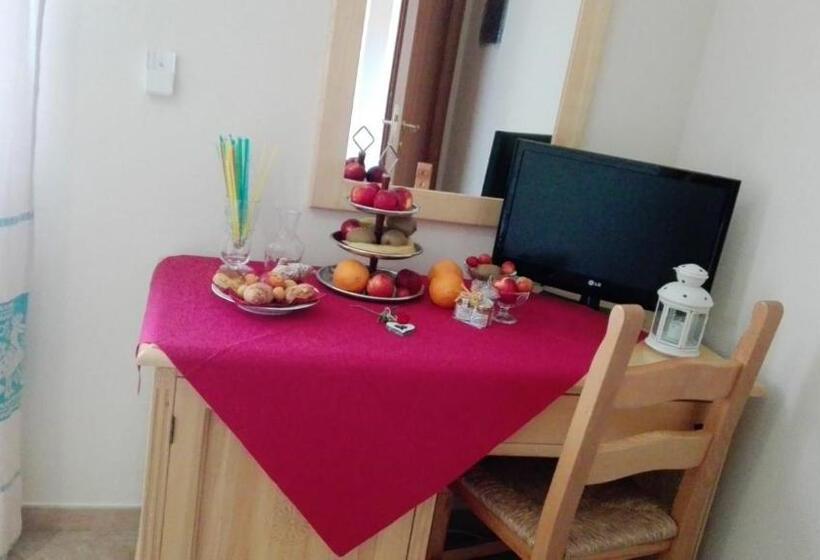 חדר משפחתי, Meravisola Costa Rei