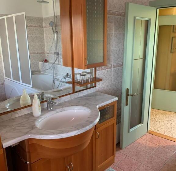 דירת שני חדרים עם מרפת, Residence Delle Rose