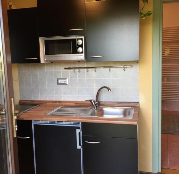 דירת שני חדרים עם מרפת, Residence Delle Rose