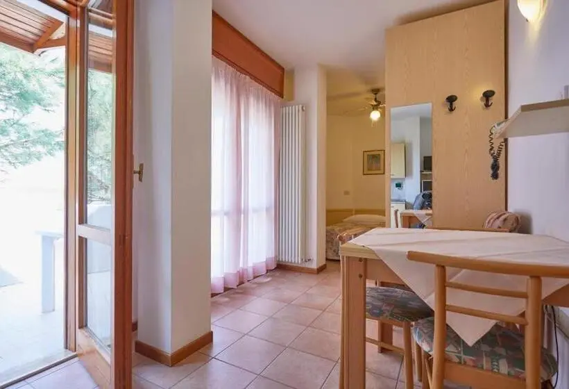 استودیوی استاندارد, Residence Piccolo