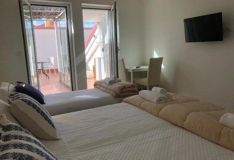 اتاق لوکس با بالکن, Thalassa Suite & Spa