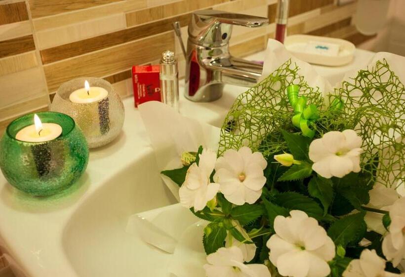 带一个卧室和一个阳台的海景公寓, Beach Residence