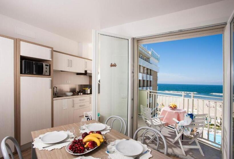 شقة غرفة نوم واحدة مطلة علي البحر مزوَّدة بشُرفة, Beach Residence