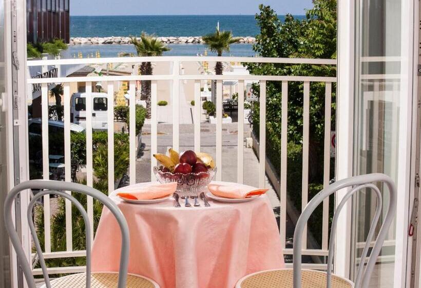 带1个卧室的带海景的公寓, Beach Residence