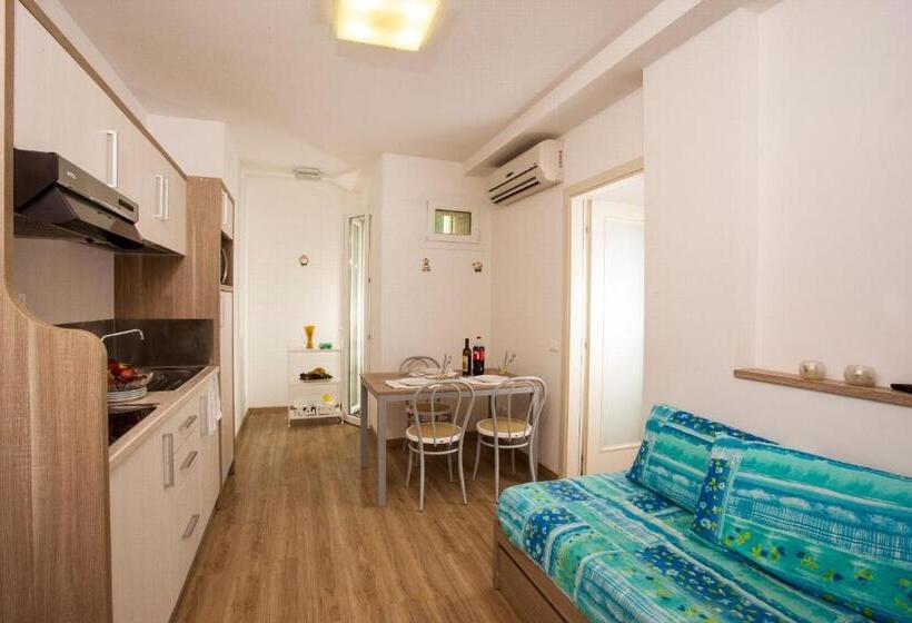 带1个卧室的带海景的公寓, Beach Residence