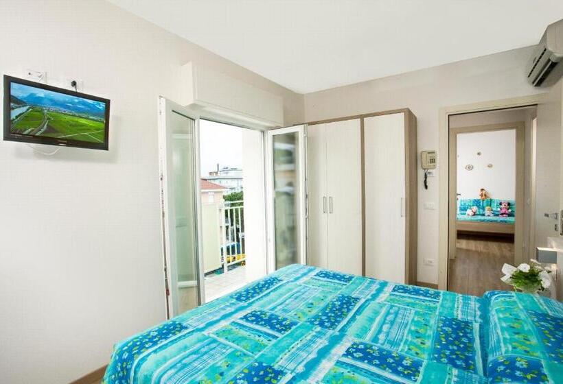 带2个卧室的公寓, Beach Residence