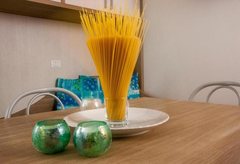 带2个卧室的公寓, Beach Residence