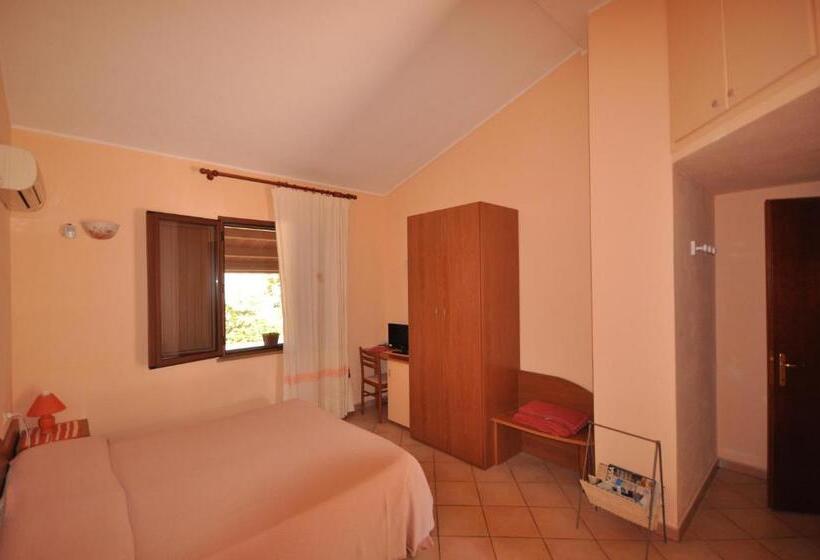 غرفة قياسية رباعية, Agriturismo Mulinu Betzu