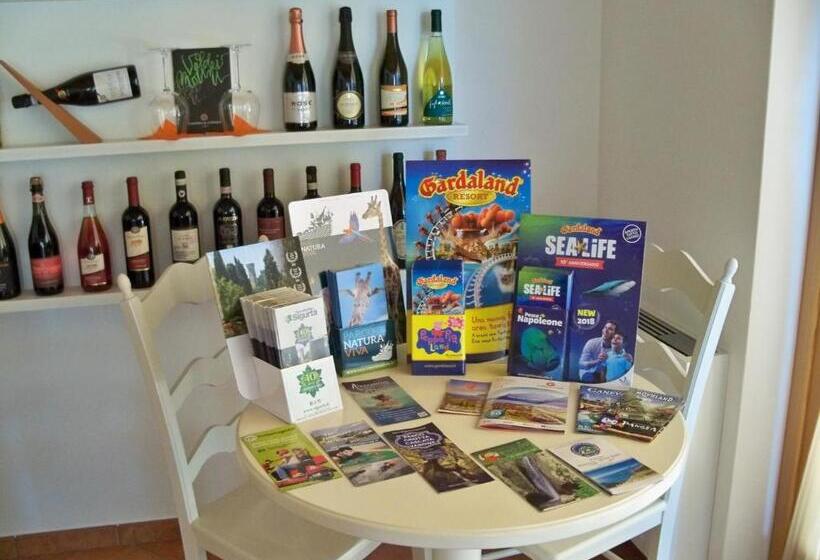 园景标准四人间, Cortecoraman