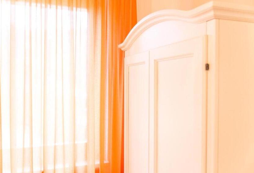 带花园景观的标准三人间, Cortecoraman