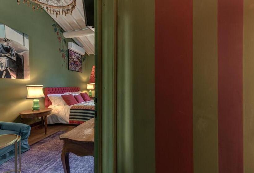 سوییت با چشم‌انداز باغ, La Striscia Wine Resort