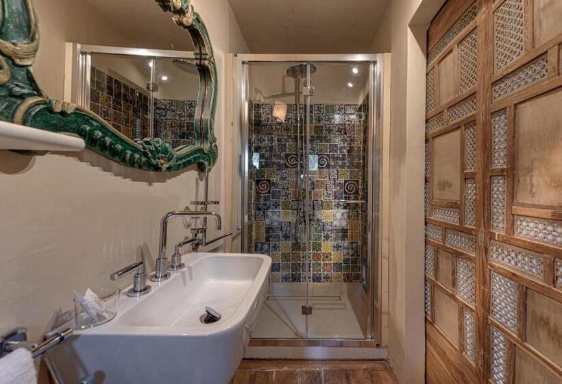 اتاق لوکس, La Striscia Wine Resort