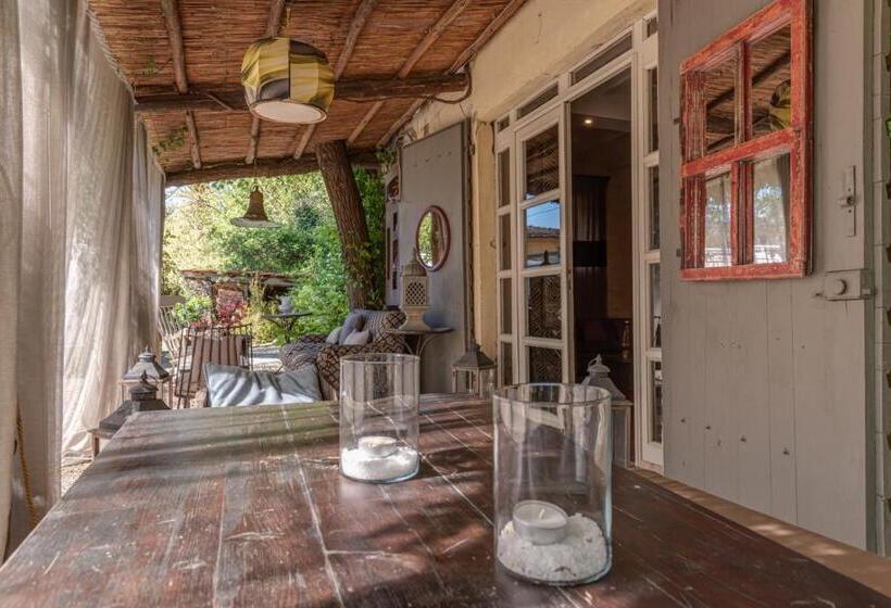 سوییت لوکس, La Striscia Wine Resort