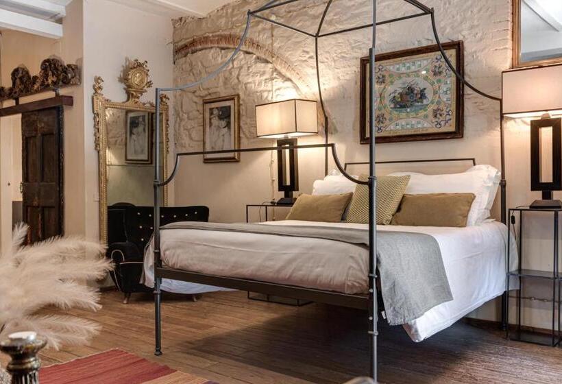 سوییت لوکس, La Striscia Wine Resort