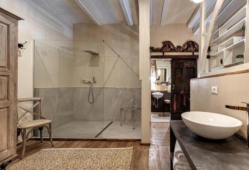 سوییت لوکس, La Striscia Wine Resort