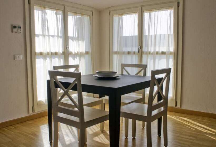 带1个卧室的公寓, Vialeromadodici Rooms & Apartments