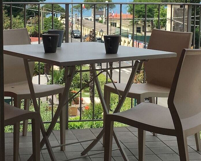 带2个卧室的公寓, Vialeromadodici Rooms & Apartments