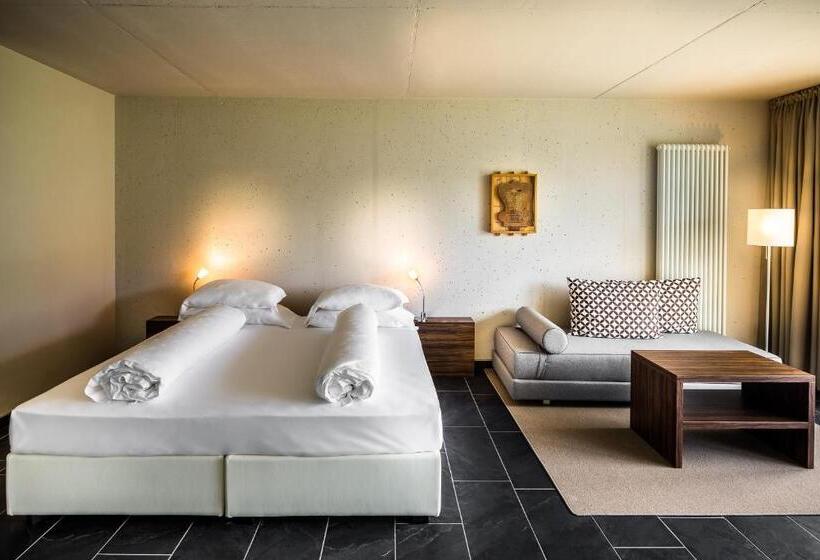 ファミリーステューディオ, Villa Sasso