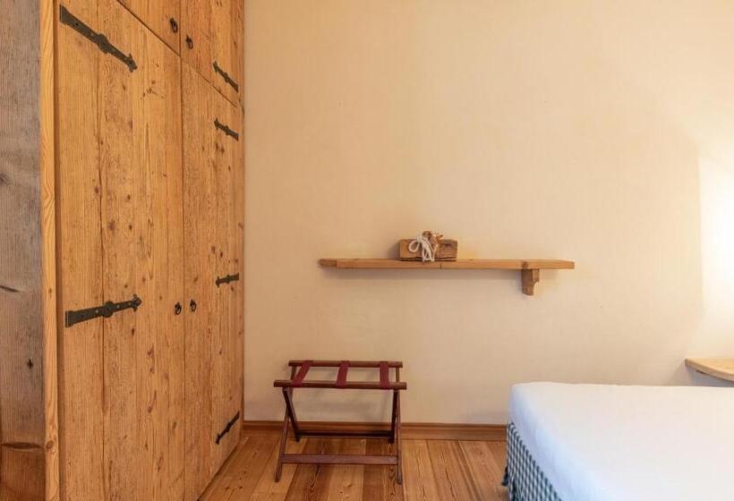 شقة غرفتين, Castel Madonna