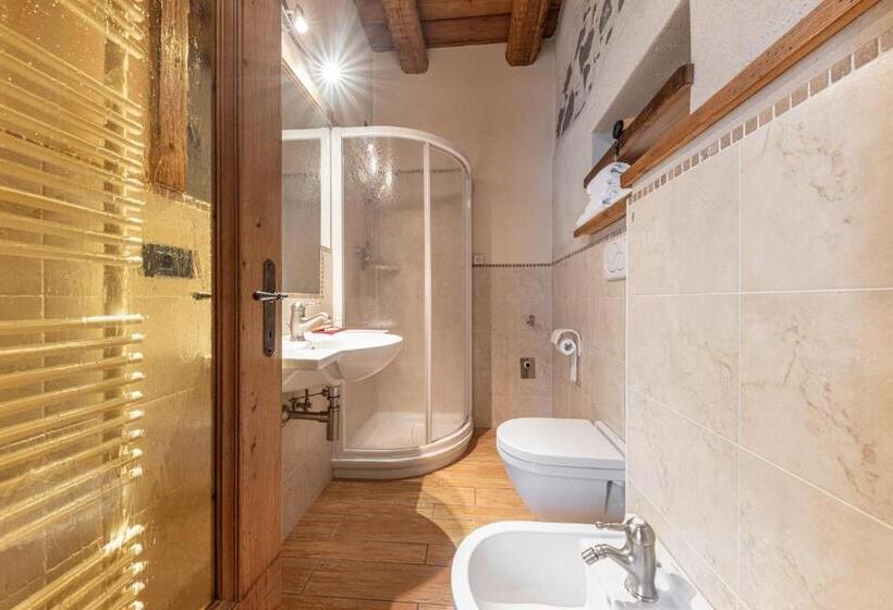 شقة غرفتين, Castel Madonna