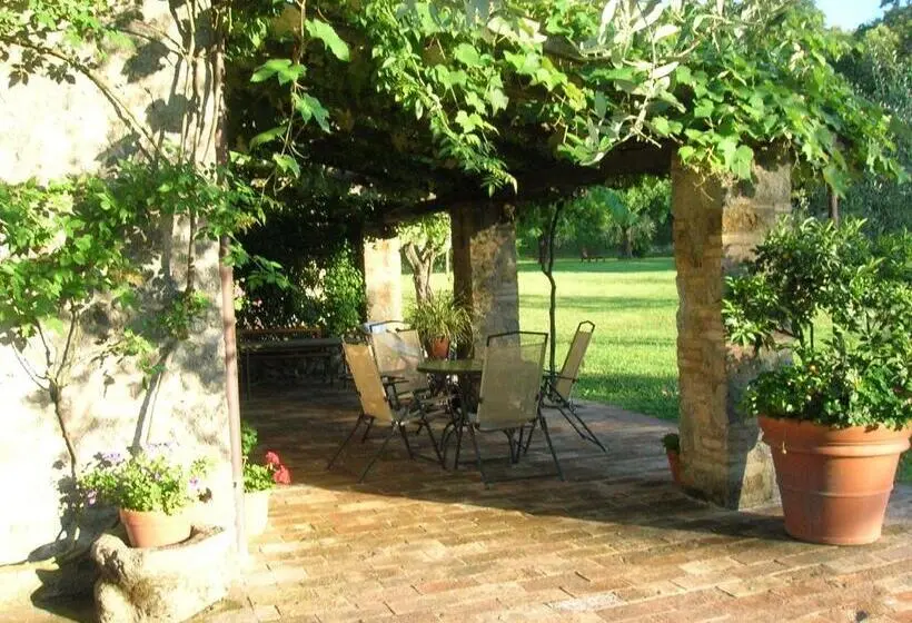 2 Bedroom Apartment With Garden, La Chiusetta