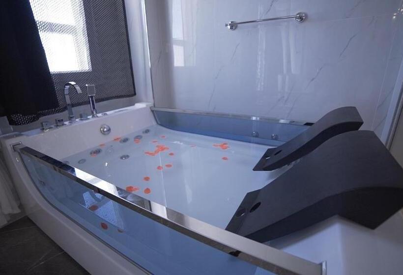 스위트 킹사이즈 침대, Royal   Beauty & Spa