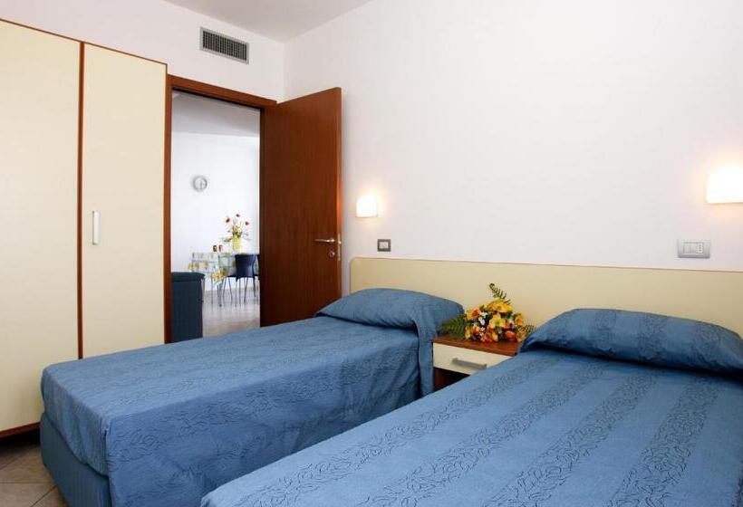 Апартаменты 2 Спальни, Residence Il Girasole 1