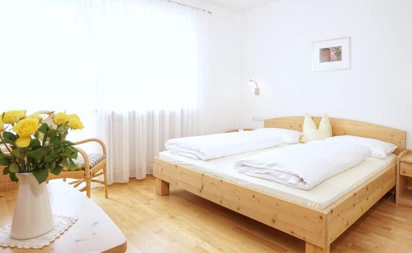 דירה בת חדר שינה 1 עם מרפסת, Residence Walder