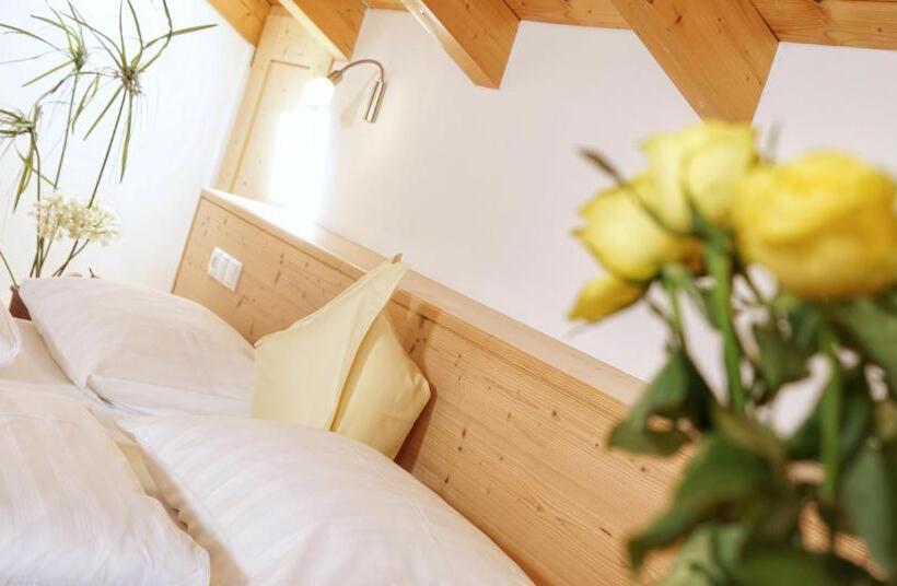 דירת שני חדרים עם מרפת, Residence Walder