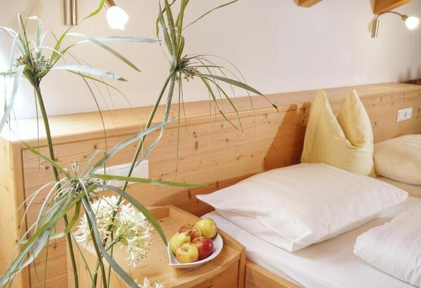 דירת שני חדרים עם מרפת, Residence Walder