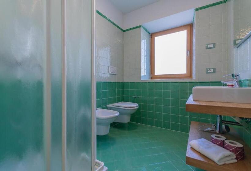 1 Bedroom Apartment Lake View, Villa Edelweiss