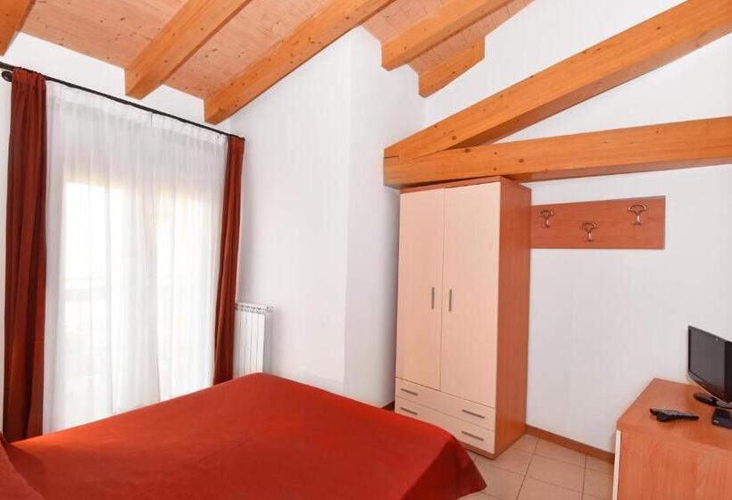 侧面带海景及2个卧室的公寓, Villa Olga