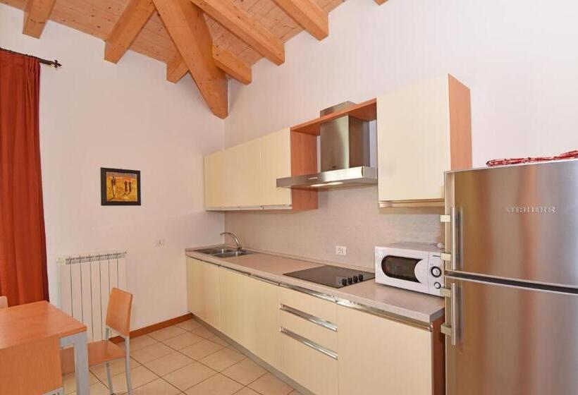 侧面带海景及2个卧室的公寓, Villa Olga