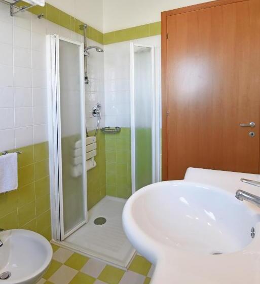 侧面带海景的标准工作室, Villa Olga