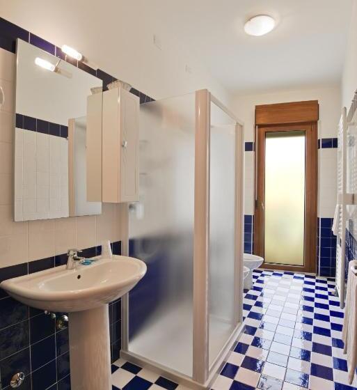 Superior 2-bedroom flat with sea view, Villa Olga