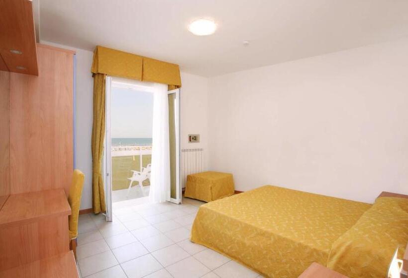 Superior 2-bedroom flat with sea view, Villa Olga