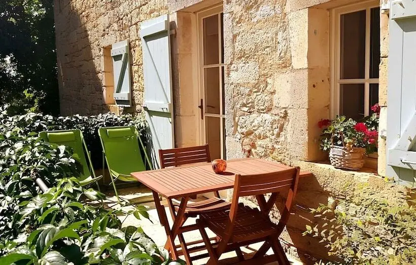 デラックスルーム, Les Hauts De Saulies