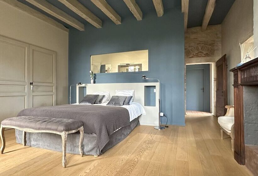 Номер Deluxe, Les Hauts De Saulies