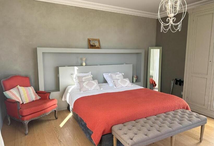 Номер Стандарт, Les Hauts De Saulies